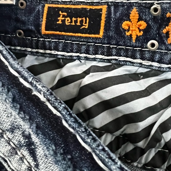 ROCK REVIVAL: “Ferry” Easy Shorts - Picture 8 of 9